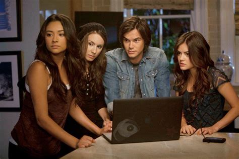 Pll Season 2 Pretty Little Liars Tv Show Photo 28068342 Fanpop