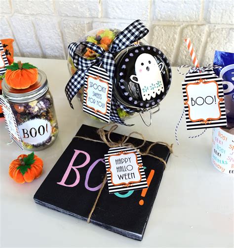 Halloween Party Favor Ideas That Will Delight Ghouls And Goblins