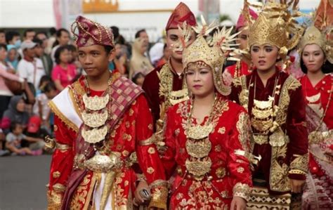 Pakaian Adat Lampung Dari Tradisional Hingga Modern Inspirasi Jawa Tengah
