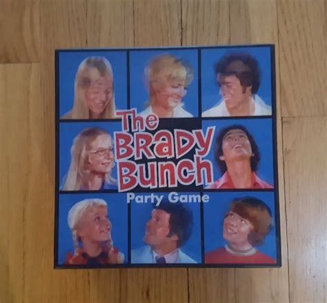 The Brady Bunch ~ Party Game ~ 3d Box ~ Prospero Hall ~ Nostalgic Toy