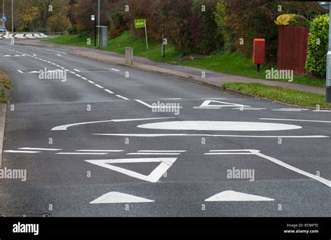 Road Markings Uk High Resolution Stock Photography And Images Alamy