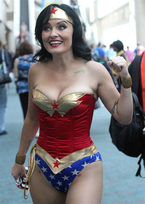 Wonder Woman The Most Incredible Cosplay Costumes To Copy For Halloween Popsugar Tech