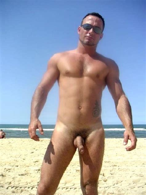GUYS FOR THE CAMERA HOT BLOKES ON THE BEACHES