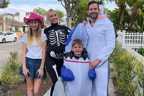 Pregnant Heather Rae El Moussa Wears Skeleton Costume For Moms To Be