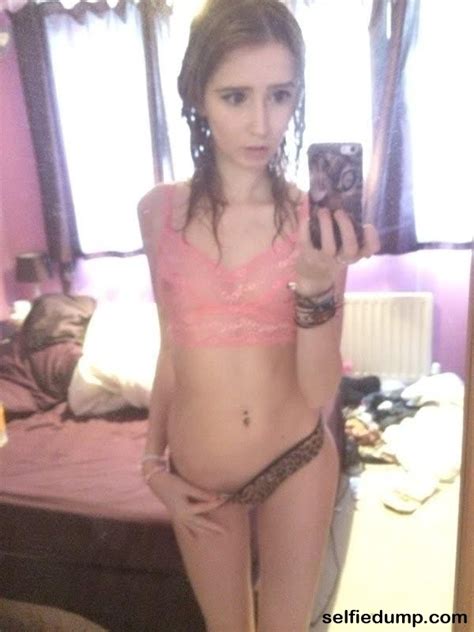 Skinny Nude Selfie