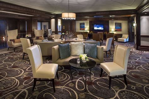 Norfolk Waterside Marriott Great Room Comfortable Comfort Rooms