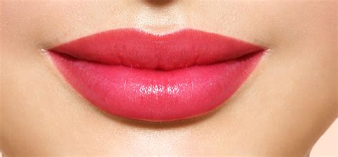 Glossy Attractive Lips Makeup Tips And Tricks For Beautiful Lips