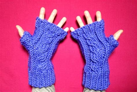 How To Loom Knit Cabled Fingerless Mittens Diy Tutorial Loom