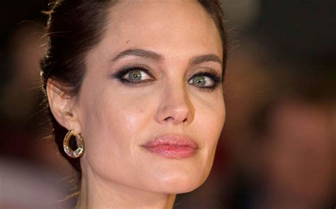 Angelina Jolie Cu Ochii N Lacrimi Iat Ce A Spus Vedeta Despre Mama