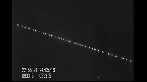 Select any starlink satellite listed to learn additional details, perform live tracking or see satellite's passes visible from your location. Así se ven los satélites de Internet de SpaceX desde la Tierra