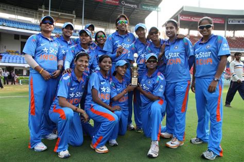 asian express newspaper bollywood celebs proud of indian women s cricket team