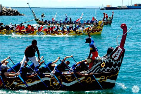 In other parts of china different woods are used to build these traditional watercraft. Naha dragon boat race | Japanese Traditional Festival Calendar