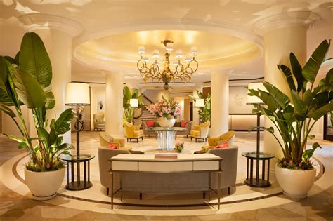 The regency garden hotel адрес: Tropical Modern Décor at The Beverly Hills Hotel ...