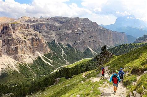5 Stunning Easy Day Hikes In The Dolomites Italy Tips And Map Best