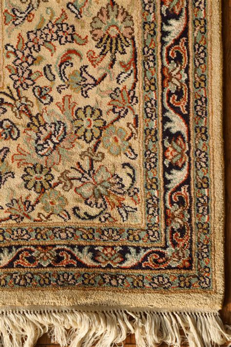 Oriental Floral Design Living Room Silk Rug Persian Lineage Design