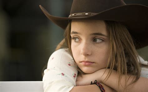 Wallpaper Sad Little Girl 1680x1050 Hd Picture Image