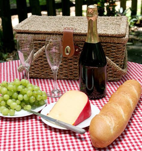Picnic Recipes For Couples Bring Back The Spark With These Romantic