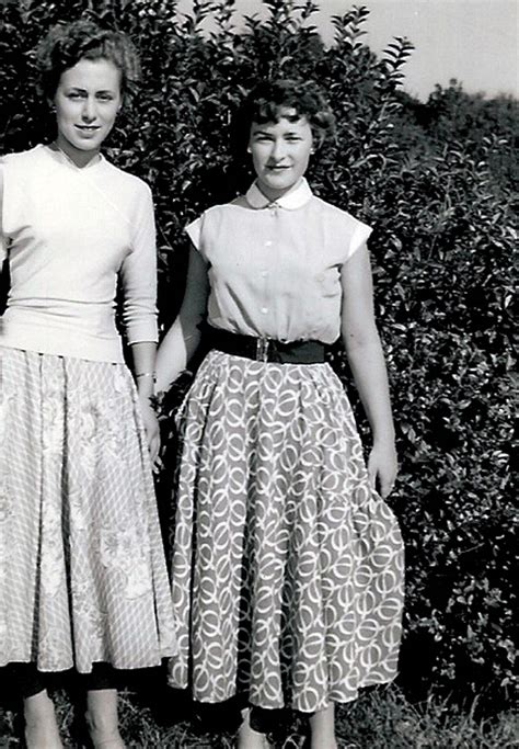 44 Lovely Snapshots Of Teenage Girls In Dresses In The 1950s ~ Vintage