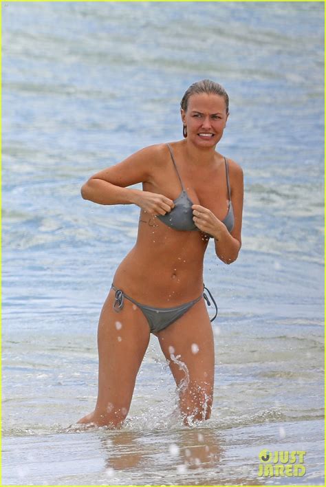 Sam Worthington And Lara Bingle Show Off Beach Bodies In Hawaii Photo 3185724 Bikini Sam