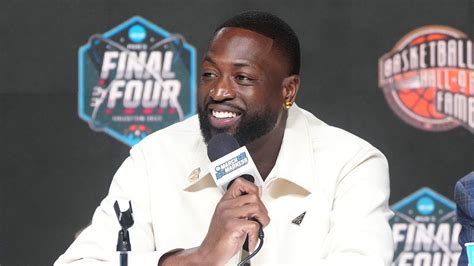 Nba Legend Dwyane Wade Joins Wnbas Chicago Sky Ownership Group