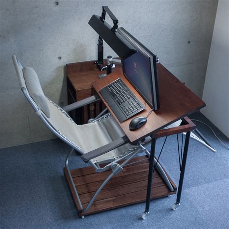 Лежачее компьютерное кресло с монитором 90 фото