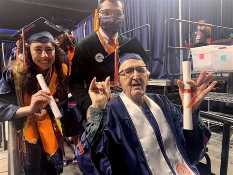 23 Year Old Woman Graduates College Alongside Her 88 Year Old Grandfather Abc News