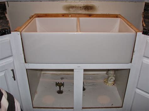 A classic apron front/farmhouse sink features a wide, deep basin. My So-Called DIY Blog: Resize Your Existing Cabinet and ...