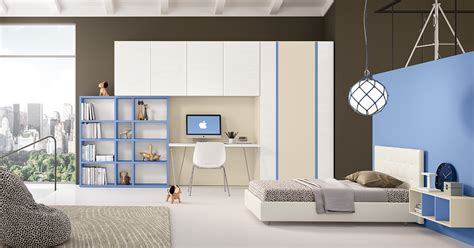 Camera da letto in vero noce nazionale con letto in ferro battuto letto l 170 cm x p 200 cm x h 130 cm 2 comodini l 60 x h 60 x p 38 cm comò l 130 cm x p 57 cm x regalo coordinato tende, centrini e copricuscini, oppure due abat jour con lampadario, oppure due tappeti scendiletto come in foto. Vademecum per la camera da letto di ragazzi adolescenti