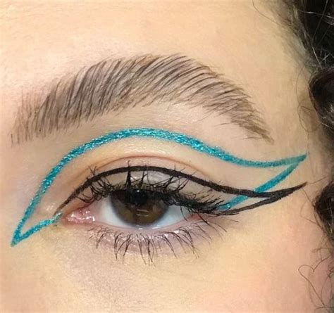 Hottest Trend Alert Ditch The Winged Eyeliner For Graphic Eyeliner Looks