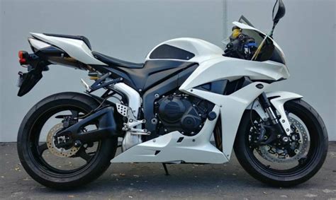 In the database of masbukti.com, available 1 modification which released in 2008: 2008 Honda CBR600RR | AK Motors