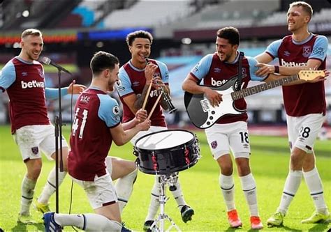 West ham were rampant, chasing a fourth. Dec forms Irons 'band' and sticks two fingers up at other ...