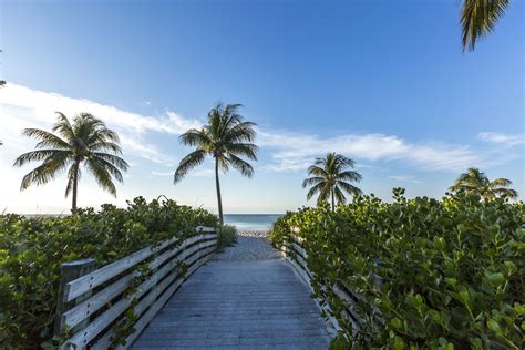 Top 5 Reasons to Become a Florida Resident