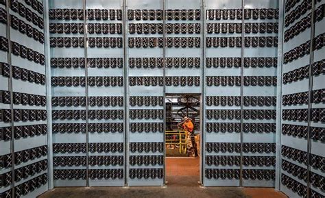 Successfully mining just one bitcoin block, and holding onto it since 2010 would mean you have $450,000 worth of bitcoin in your wallet in 2020. Bitcoin Mining Helps Boost a Growing Data Center Market ...