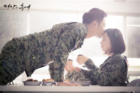 A love story that develops between a surgeon and. Descendants of the Sun - AsianWiki