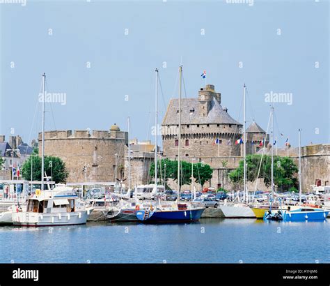 St Malo Harbour France Hi Res Stock Photography And Images Alamy
