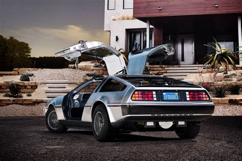Electric DeLorean makes auto show appearance: 0 to 60 in ...