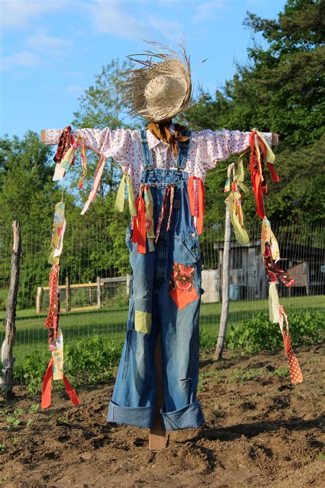 How To Make A Scarecrow