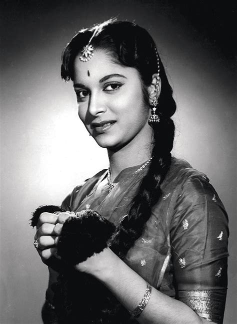 waheeda rehman bollywood pictures old film stars beautiful bollywood actress