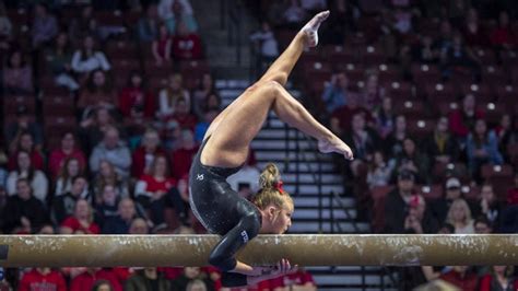 No 4 Utah Gymnastics Suffers Heartbreaking Loss To Arizona The Daily Utah Chronicle