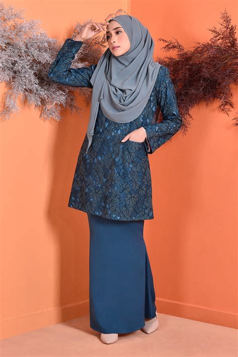 Baju Kurung Kedah Plain Kain Selisih Depan Kain Pakai Lipat Batik