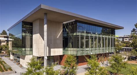 Stanford Cj Huange School Of Medicine Exterior At Angle Daytime