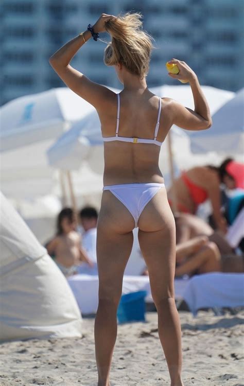 Eugenie Bouchard In Bikini At A Beach In Miami 04122019 Hawtcelebs