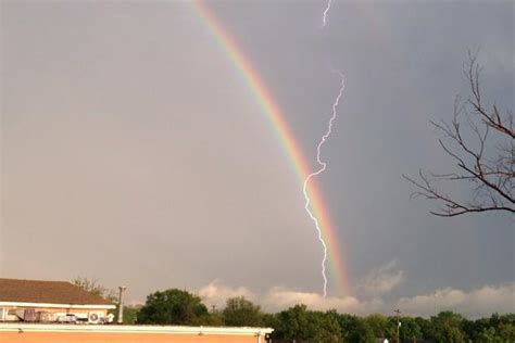 Photographer Captures Double Rainbow And Lightning Strike In Ohio The