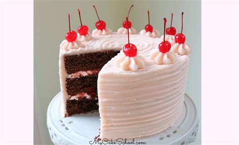 Gợi ý Cherry Decoration On Chocolate Cake để Tạo Ra Món Bánh Ngọt Ngào