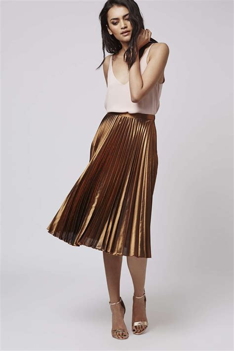 Photo 3 Of Foil Pleated Midi Skirt Pleated Midi Skirt Outfit Skirt