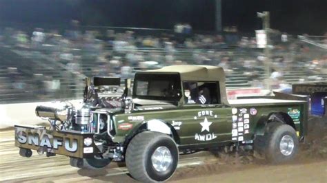 Lucas Oil Modified 4x4 Trucks Pulling At The Buck Youtube