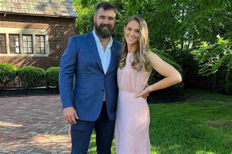 Jason Kelce Met His Wife Kylie On Tinder And Fell Asleep At The Bar On Their First Date