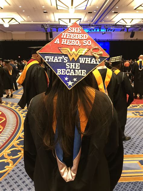 10 Graduation Cap Decorations That Youre Going To Want To Try