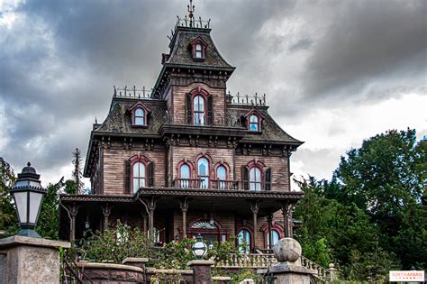 Disneyland Paris Discover Phantom Manors Secrets For The Cinema