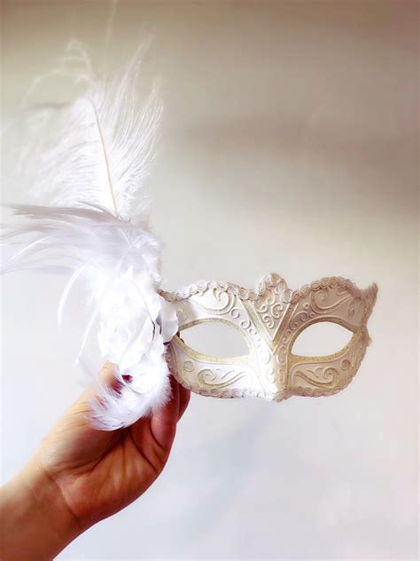 White Masquerade Mask Feathers Diner En Blanc Masquerade Mask Etsy